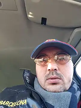 Snapshot of LoLa-69-X chatting on 11-18-25, 02:10 LoLa-69-X online show from 11-18-25, 02:10