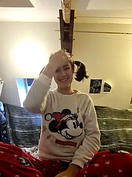 Snapshot of LoLa-69-X chatting on 11-20-25, 07:19 LoLa-69-X online show from 11-20-25, 07:19