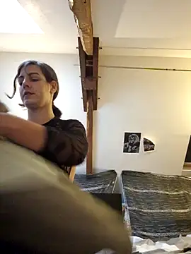 Snapshot of LoLa-69-X chatting on 11-25-25, 12:05 LoLa-69-X online show from 11-25-25, 12:05