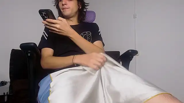 alex connorr online show from 06-09-26, 01:06