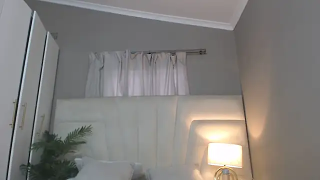 Snapshot of naughtyblackdolie chatting on 11-20-25, 05:18 naughtyblackdolie online show from 11-20-25, 05:18