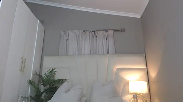 Snapshot of naughtyblackdolie chatting on 11-28-25, 05:10 naughtyblackdolie online show from 11-28-25, 05:10