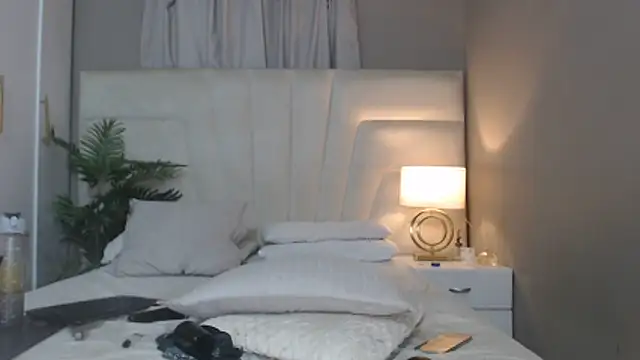 Snapshot of naughtyblackdolie chatting on 11-29-25, 07:50 naughtyblackdolie online show from 11-29-25, 07:50