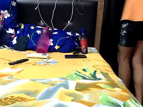 Snapshot of dreamy_lusty01 chatting on 10-21-25, 09:15 dreamy lusty01 online show from 10-21-25, 09:15