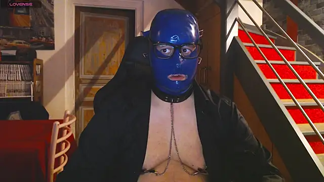 punky233 online show from 12-18-25, 04:35