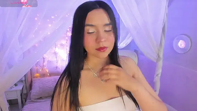 Snapshot of Hanna__Becker_ chatting on 03-05-25, 03:29 Hanna  Becker  online show from 03-05-25, 03:29