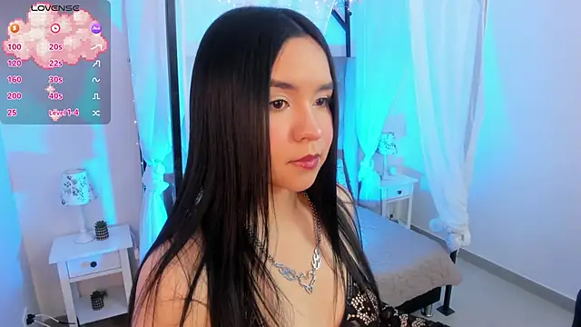 Snapshot of Hanna__Becker_ chatting on 09-28-25, 03:12 Hanna  Becker  online show from 09-28-25, 03:12