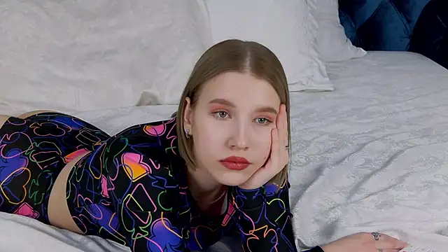 LiliLinn online show from 02-07-25, 07:40