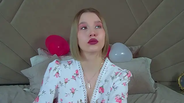 LiliLinn online show from 02-17-25, 11:02