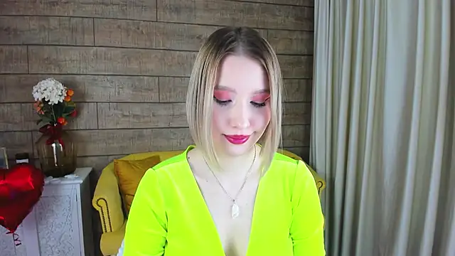 LiliLinn online show from 02-19-25, 08:12