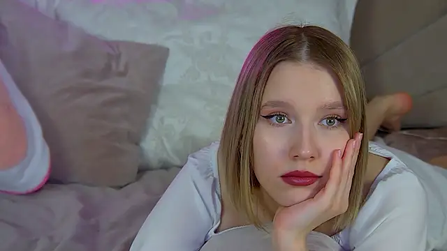 LiliLinn online show from 03-11-25, 11:01