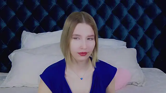 LiliLinn online show from 03-14-25, 04:54