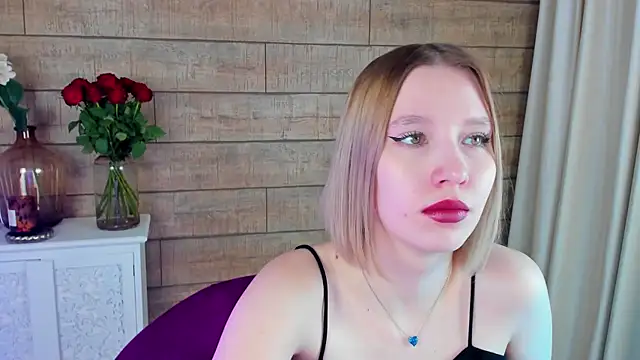 LiliLinn online show from 03-18-25, 08:25