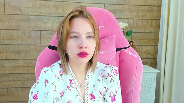 LiliLinn online show from 09-09-25, 04:23