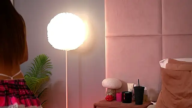 AlmaLuv online show from 04-20-26, 03:53