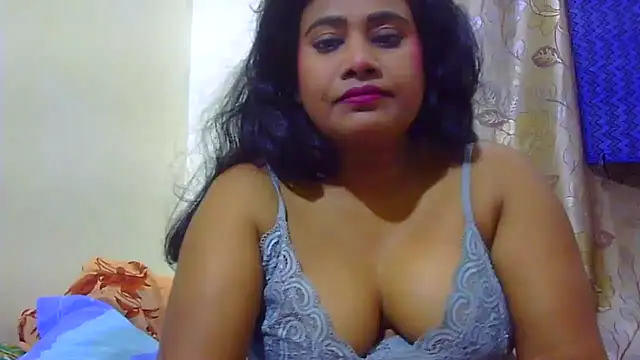 Snapshot of sexy_roma chatting on 11-27-25, 03:47 sexy roma online show from 11-27-25, 03:47