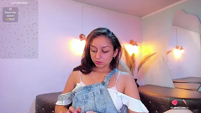 Snapshot of katy_sweet19 chatting on 01-20-25, 10:15 katy sweet19 online show from 01-20-25, 10:15