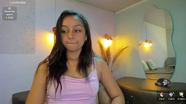 Snapshot of katy_sweet19 chatting on 01-27-25, 06:52 katy sweet19 online show from 01-27-25, 06:52
