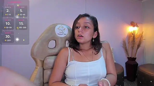 Snapshot of katy_sweet19 chatting on 02-25-25, 02:25 katy sweet19 online show from 02-25-25, 02:25