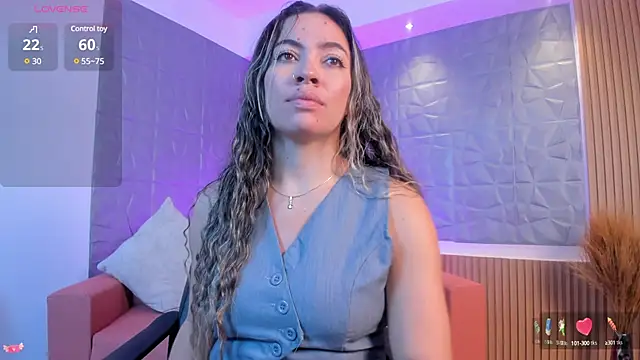 Snapshot of Alessia_Taylorr chatting on 02-14-25, 11:31 Alessia Taylorr online show from 02-14-25, 11:31