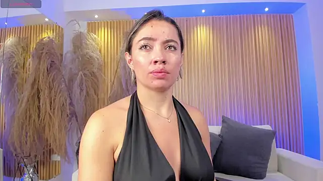 Snapshot of Alessia_Taylorr chatting on 03-12-25, 11:20 Alessia Taylorr online show from 03-12-25, 11:20