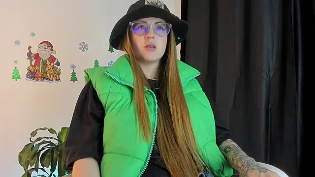 Snapshot of tekila__ chatting on 12-14-24, 12:22 tekila online show from 12-14-24, 12:22