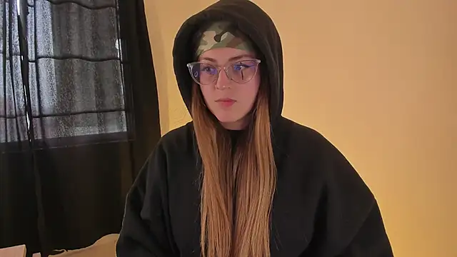 Snapshot of tekila__ chatting on 03-07-25, 08:44 tekila online show from 03-07-25, 08:44