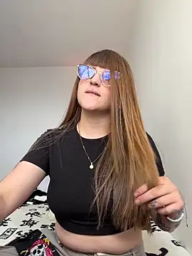 Snapshot of tekila__ chatting on 11-19-25, 09:04 tekila online show from 11-19-25, 09:04