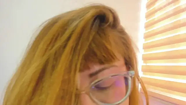 Snapshot of tekila__ chatting on 11-28-25, 12:30 tekila online show from 11-28-25, 12:30