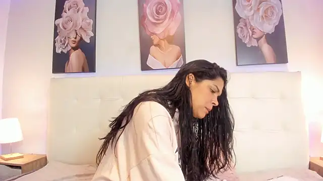 Sweetdreamses  online show from 02-05-25, 12:38