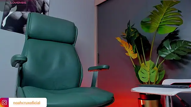 noah crux online show from 04-15-26, 10:32