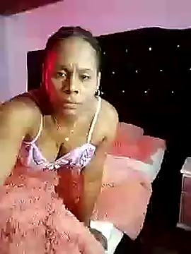 Snapshot of Camille_rose_ chatting on 02-23-25, 09:59 Camille rose online show from 02-23-25, 09:59