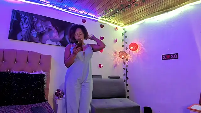 Snapshot of Camille_rose_ chatting on 03-15-25, 03:27 Camille rose online show from 03-15-25, 03:27