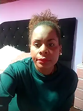 Snapshot of Camille_rose_ chatting on 10-08-25, 04:59 Camille rose online show from 10-08-25, 04:59