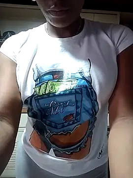 Snapshot of Camille_rose_ chatting on 11-05-25, 02:17 Camille rose online show from 11-05-25, 02:17