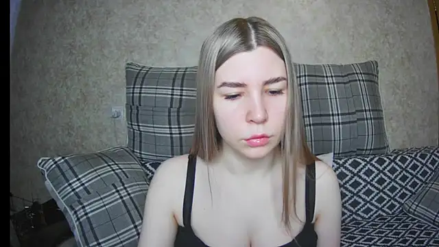 ElllaNuar online show from 03-13-25, 05:54