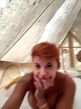 Snapshot of Selvaggia_official83 chatting on 09-08-25, 03:55 Selvaggia official83 online show from 09-08-25, 03:55