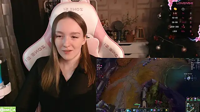 Snapshot of MoonlishSiren chatting on 01-21-25, 10:51 MoonlishSiren online show from 01-21-25, 10:51