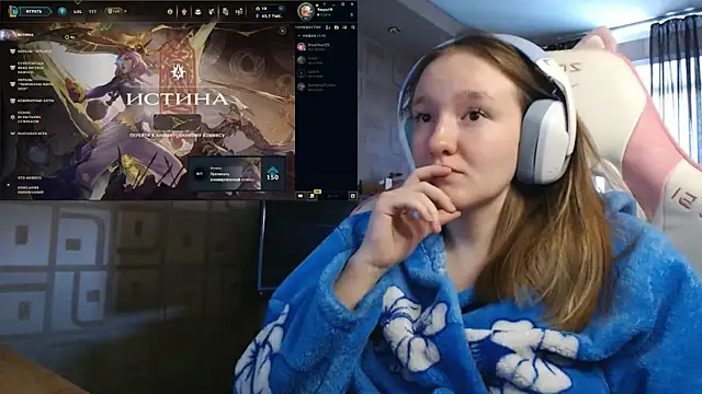 Snapshot of MoonlishSiren chatting on 09-30-25, 12:21 MoonlishSiren online show from 09-30-25, 12:21