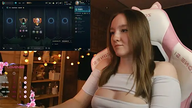 Snapshot of MoonlishSiren chatting on 10-26-25, 08:15 MoonlishSiren online show from 10-26-25, 08:15