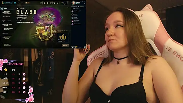 Snapshot of MoonlishSiren chatting on 12-14-25, 06:12 MoonlishSiren online show from 12-14-25, 06:12