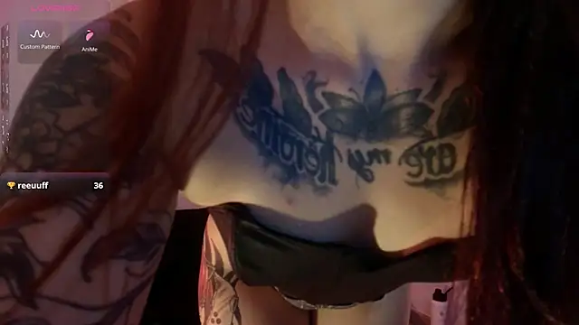 Snapshot of ValenGray chatting on 09-21-25, 12:23 ValenGray online show from 09-21-25, 12:23