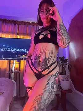 Snapshot of ValenGray chatting on 11-13-25, 12:48 ValenGray online show from 11-13-25, 12:48