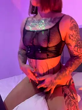 Snapshot of ValenGray chatting on 11-16-25, 07:19 ValenGray online show from 11-16-25, 07:19