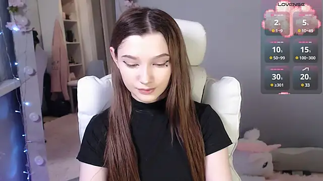 White kitty01 online show from 01-15-25, 01:09