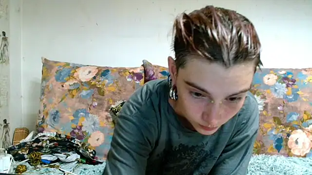 Snapshot of Sophie_Bell chatting on 06-29-26, 08:20 Sophie Bell online show from 06-29-26, 08:20