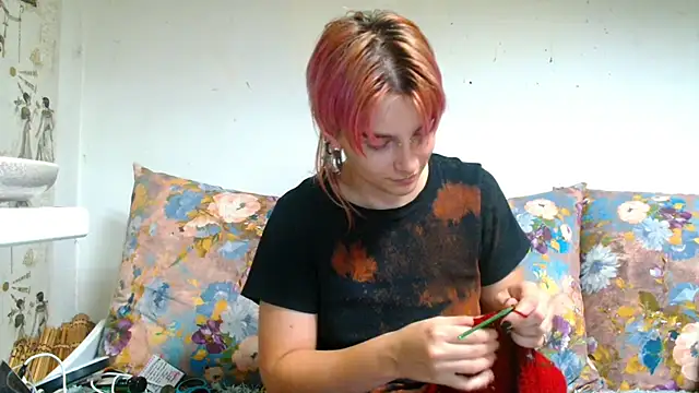 Snapshot of Sophie_Bell chatting on 07-09-26, 05:17 Sophie Bell online show from 07-09-26, 05:17