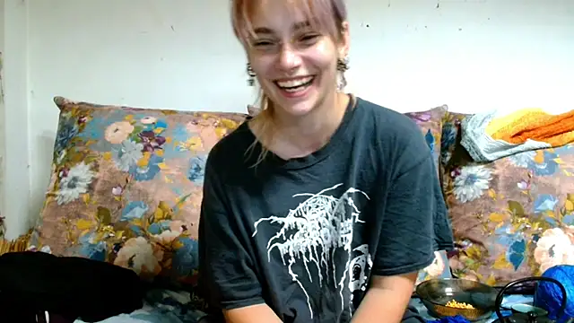 Snapshot of Sophie_Bell chatting on 07-18-26, 09:51 Sophie Bell online show from 07-18-26, 09:51