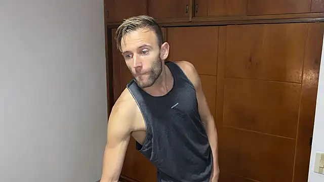 Snapshot of aquilesmade chatting on 12-29-24, 04:19 aquilesmade online show from 12-29-24, 04:19