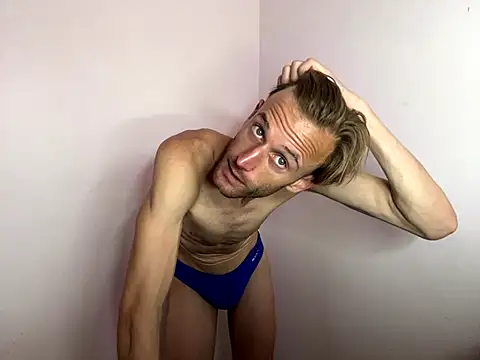 Snapshot of aquilesmade chatting on 10-27-25, 03:49 aquilesmade online show from 10-27-25, 03:49